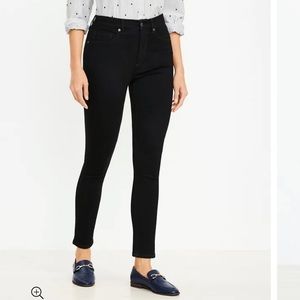Loft Curvy High Rise Skinny Jeans in Black
